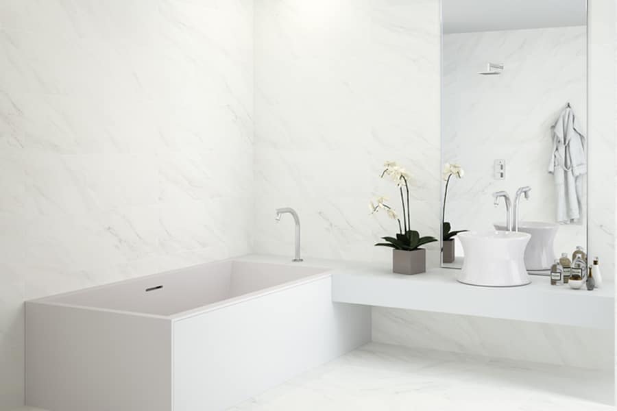 Moderniza tu baño con nuevos diseños y griferías