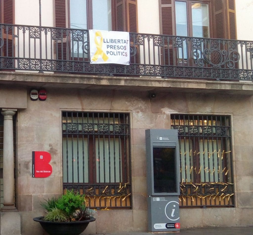 TABARNIA limpia las calles de Cataluña