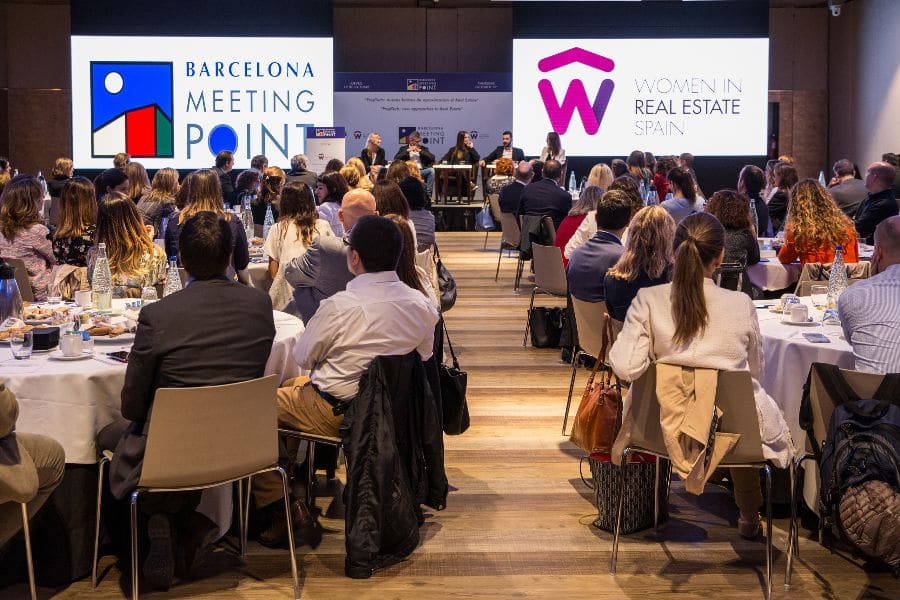Barcelona Meeting Point celebrará una mesa redonda debate de WIRES (Woman in Real Estate in Spain), colectivo que tiene por objetivo fomentar la presencia de la mujer en el sector inmobiliario.